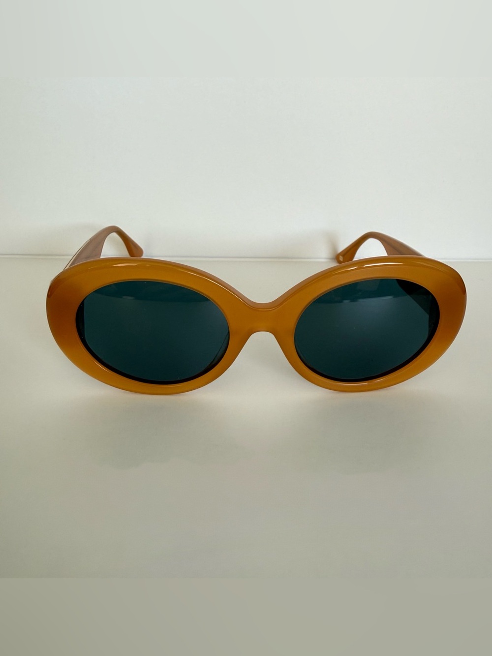 NEW!!! MO oval women sunglasses European brand Retail 350$
